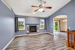 332 Sandridge Trail, Sun Prairie, WI 53590 - Photo 8