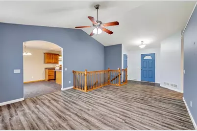 332 Sandridge Trail, Sun Prairie, WI 53590 - Photo 4