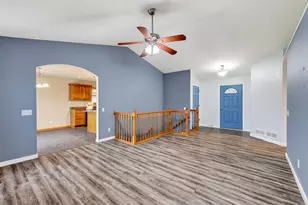 332 Sandridge Trail, Sun Prairie, WI 53590 - Photo 4