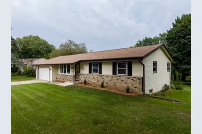 1936 River View Drive, Janesville, WI 53546 - Photo 2