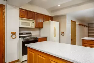 1936 River View Dr, Janesville, WI 53546 - Photo 8