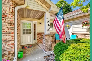 726 Saukdale Way, Madison, WI 53717 - Photo 2