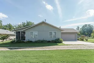 262 E Front St, Markesan, WI 53946 - Photo 4