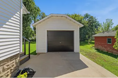 219 E Mill Street, Beaver Dam, WI 53916 - Photo 28