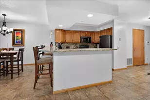 5387 Mariner's Cove Dr, Madison, WI 53704 - Photo 18