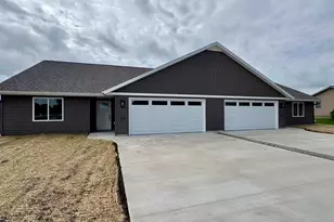 214 Danielle Dr, Randolph, WI 53956 - Photo 4