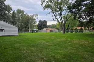 11904 W Oakwood Dr, Franklin, WI 53132 - Photo 16