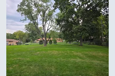 11904 W Oakwood Drive, Franklin, WI 53132 - Photo 18