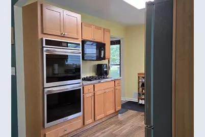 11904 W Oakwood Drive, Franklin, WI 53132 - Photo 10
