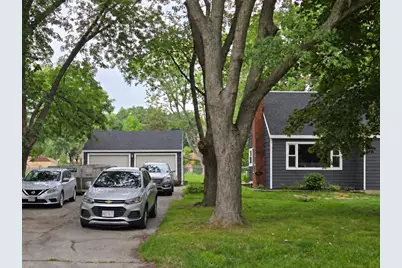 11904 W Oakwood Drive, Franklin, WI 53132 - Photo 2