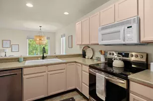 1328 Carpenter St, Madison, WI 53704 - Photo 10