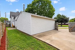 1123 Portland Ave, Beloit, WI 53511 - Photo 48