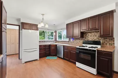 354 Maloney Drive, Fitchburg, WI 53713 - Photo 6