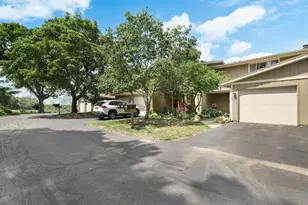 3550 Valley Ridge Rd, Middleton, WI 53562 - Photo 4