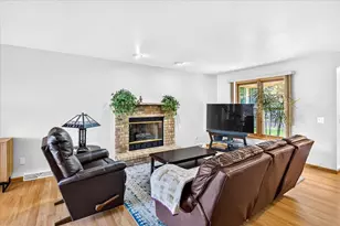 6916 Tottenham Rd, Madison, WI 53711 - Photo 6
