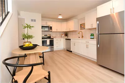 442 East Bluff, Madison, WI 53704 - Photo 2