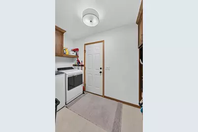 1657 Okeeffe Avenue, Sun Prairie, WI 53590 - Photo 14
