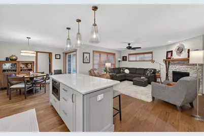 1657 Okeeffe Avenue, Sun Prairie, WI 53590 - Photo 12