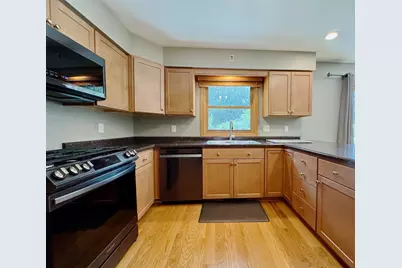 100 Canterbury Court, Waunakee, WI 53597 - Photo 8