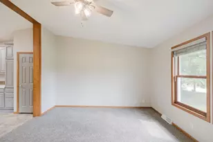 535 Broad St, Mineral Point, WI 53565 - Photo 14