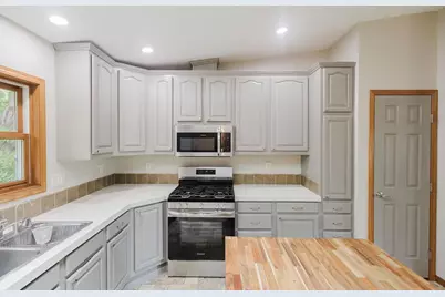 535 Broad Street, Mineral Point, WI 53565 - Photo 10