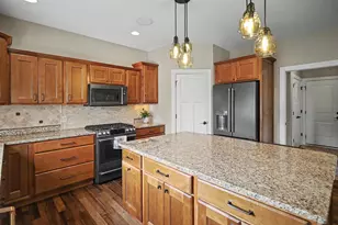 2022 Foggy Mountain Pass, Waunakee, WI 53597 - Photo 32