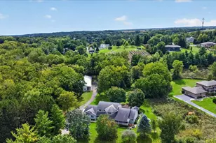 7901 Windermere Ct, Cross Plains, WI 53528 - Photo 2