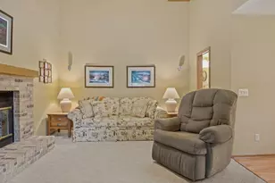 2 Cottonwood Cir, Madison, WI 53704 - Photo 16
