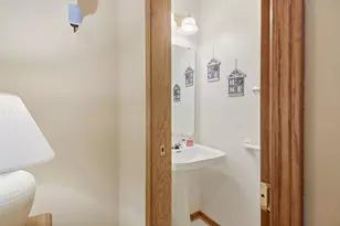 2 Cottonwood Cir, Madison, WI 53704 - Photo 20