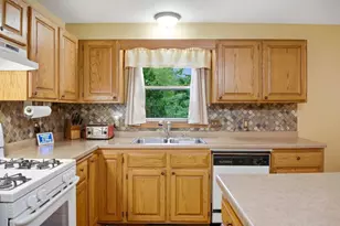 2 Cottonwood Cir, Madison, WI 53704 - Photo 26