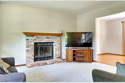 3205 Clove Drive, Madison, WI 53704 - Photo 4
