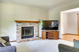 3205 Clove Dr, Madison, WI 53704 - Photo 4