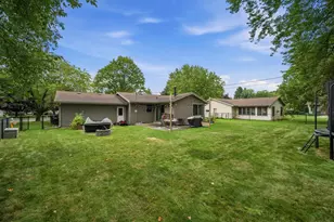 409 Hyland Dr, Stoughton, WI 53589 - Photo 2