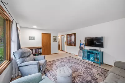409 Hyland Drive, Stoughton, WI 53589 - Photo 10
