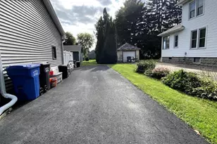 407 W Harrison St, Columbus, WI 53925 - Photo 10