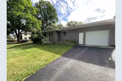 407 W Harrison Street, Columbus, WI 53925 - Photo 2