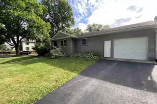 407 W Harrison St, Columbus, WI 53925 - Photo 2