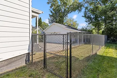306 W Edgewater Street, Portage, WI 53901 - Photo 4
