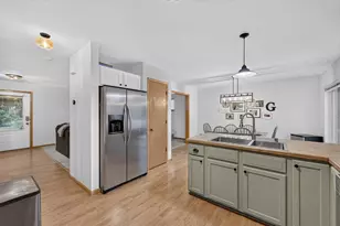 3713 Frosted Leaf Dr, Madison, WI 53719 - Photo 8