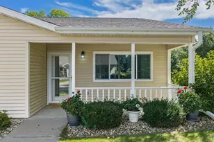 1525 15th St, Baraboo, WI 53913 - Photo 2