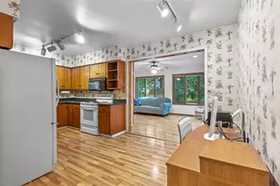 4121 Mineral Point Rd, Madison, WI 53705 - Photo 8