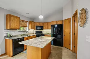 250 Wind Stone Dr, Madison, WI 53718 - Photo 10
