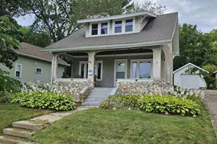 821 Summit St, Baraboo, WI 53913 - Photo 2