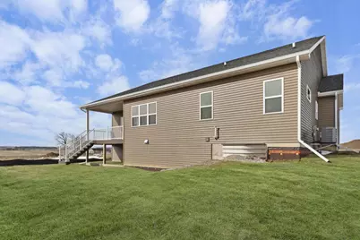 349 Dahlia Drive, Stoughton, WI 53589 - Photo 4