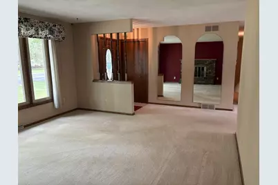 439 Higgins Drive, Janesville, WI 53536 - Photo 6
