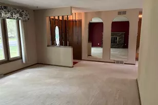 439 Higgins Dr, Janesville, WI 53536 - Photo 6