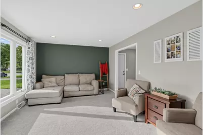 753 Chelsea Place, Janesville, WI 53546 - Photo 4