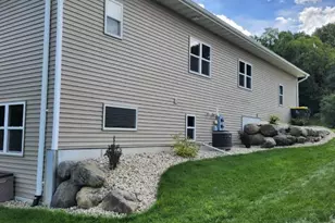 720 Forest Edge Dr, Mazomanie, WI 53560 - Photo 6