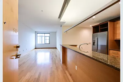 309 W Washington Avenue #905, Madison, WI 53703 - Photo 2