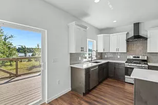 W647 Oak Shore Dr, Fall River, WI 53932 - Photo 10